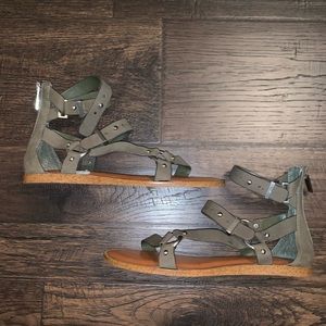 1.STATE Olive green sandals